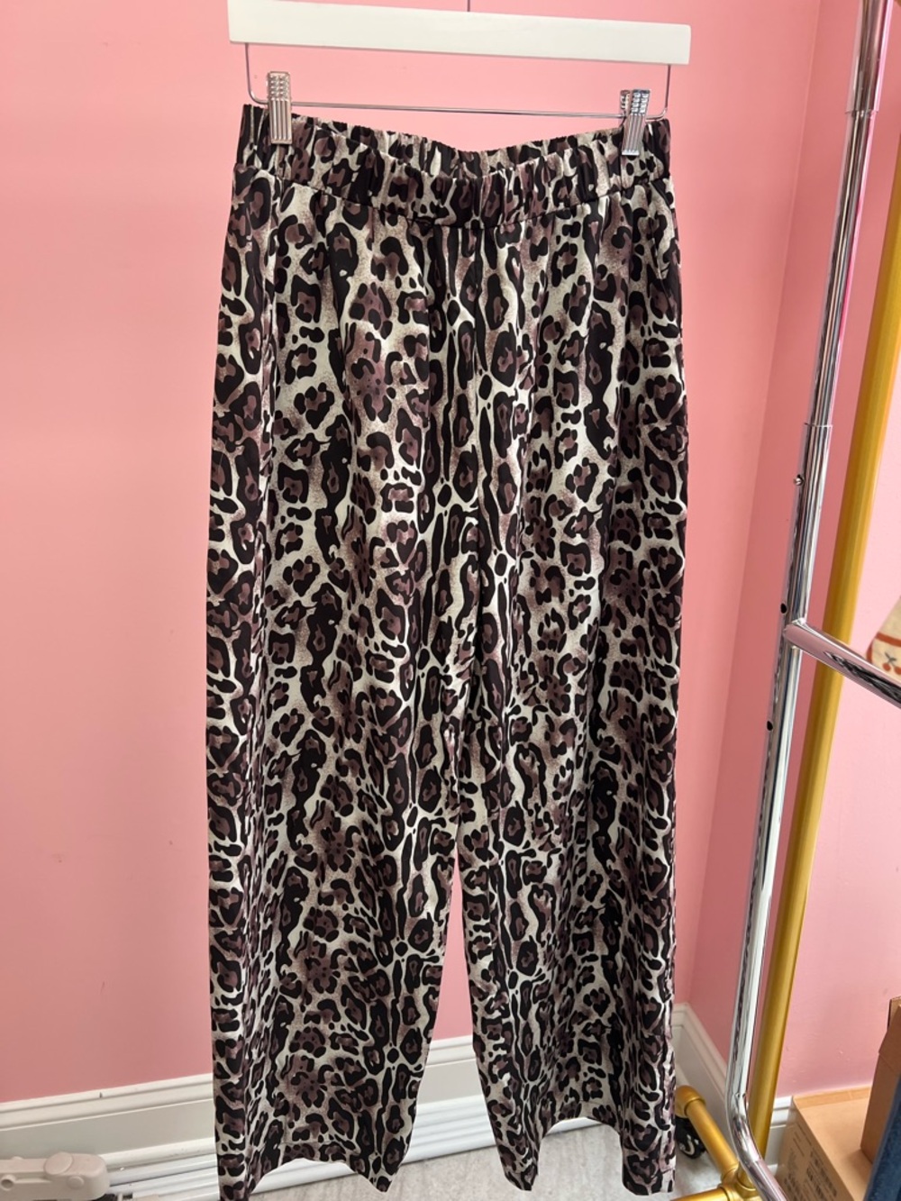 Commense Leopard-Pattern Wide Leg Pants in Black and Brown